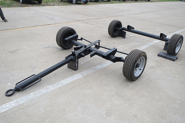4吨双轴轮转向拖车 