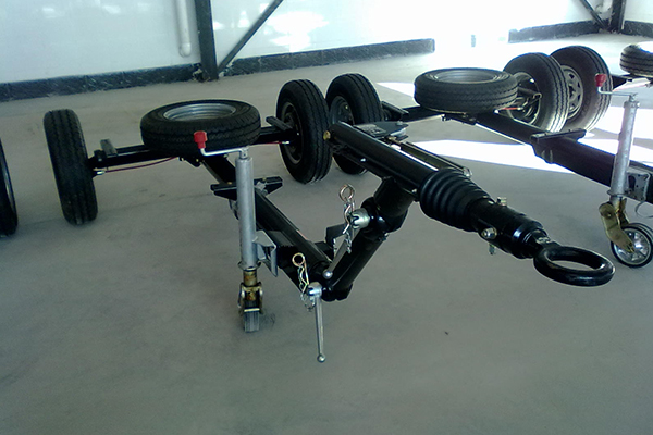 v14惯性制动拖车底盘